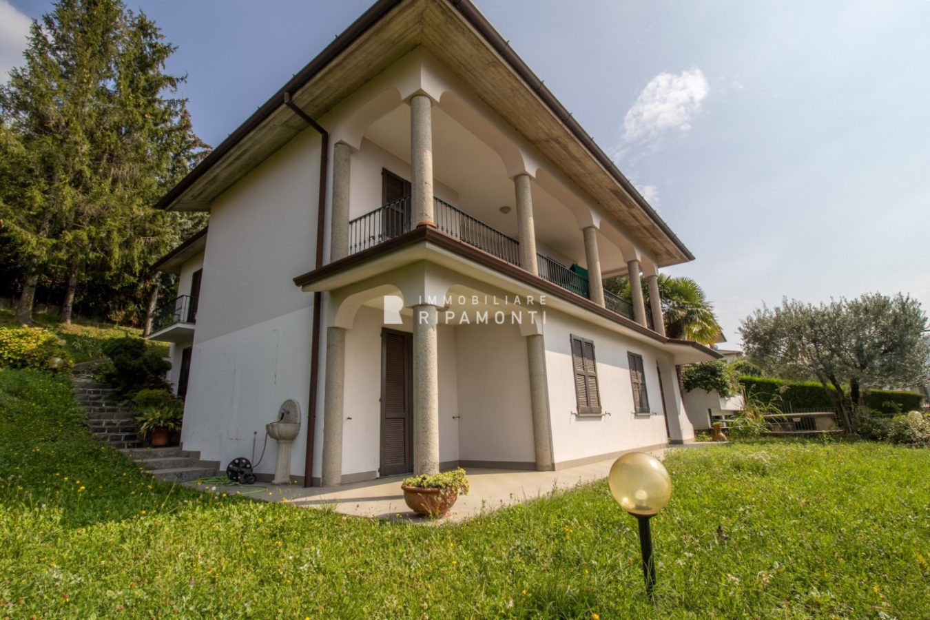 Villa in Vendita