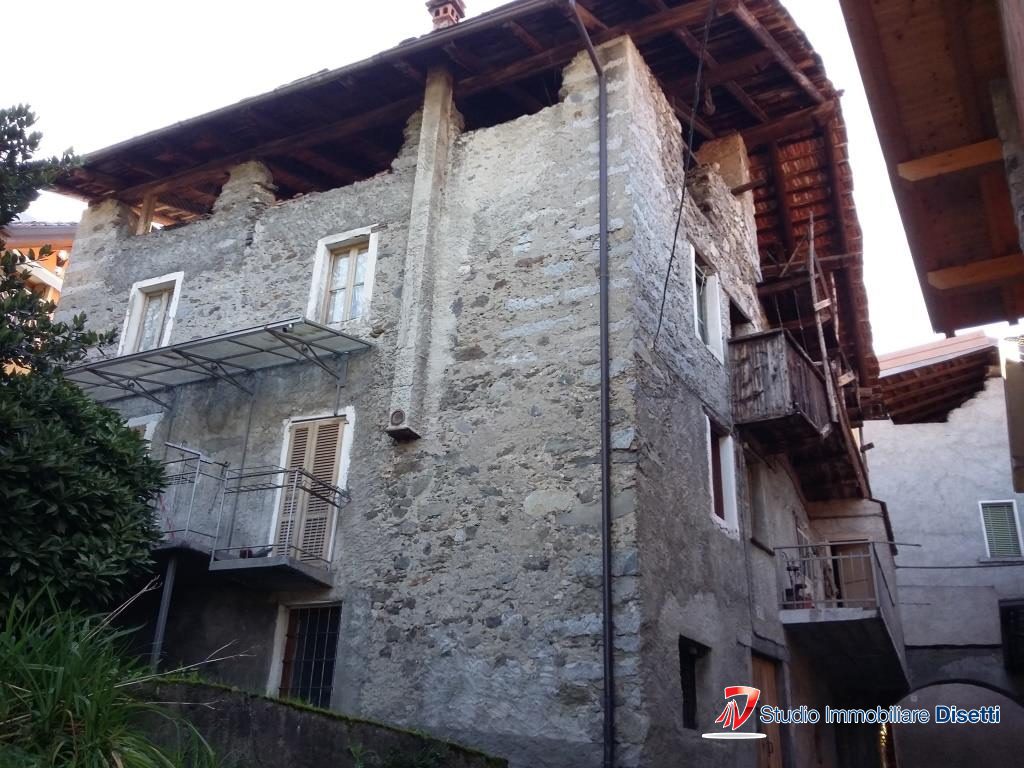 Villa in Vendita