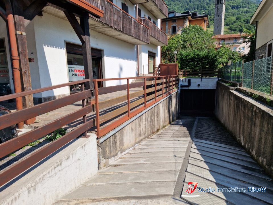 Garage in Vendita
