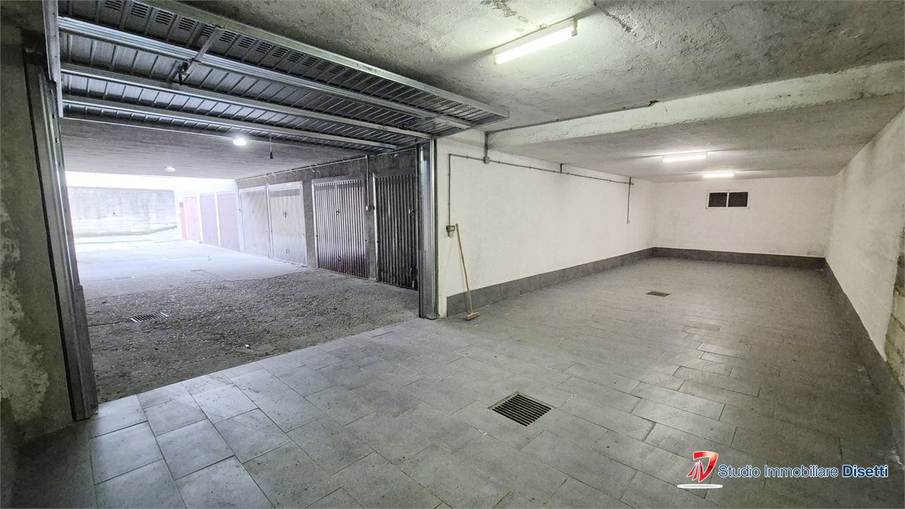 Garage in Vendita