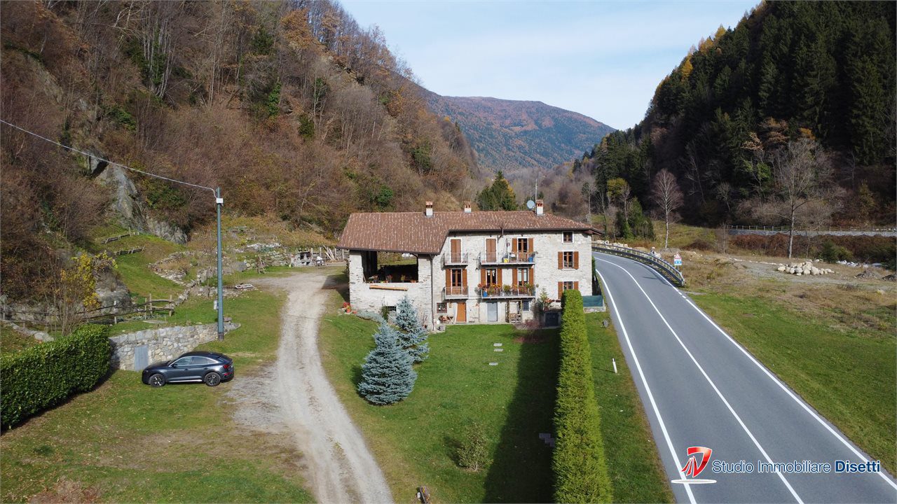Villa in Vendita