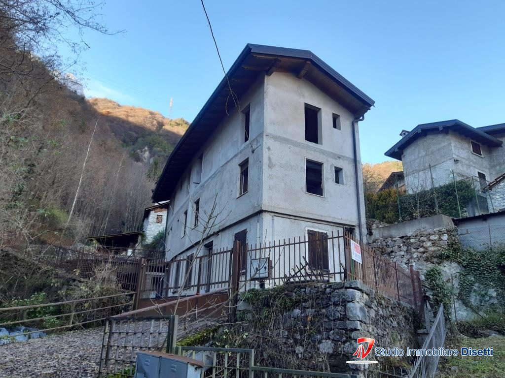 Villa in Vendita
