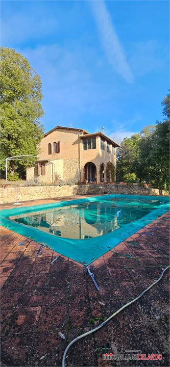 Villa in Vendita
