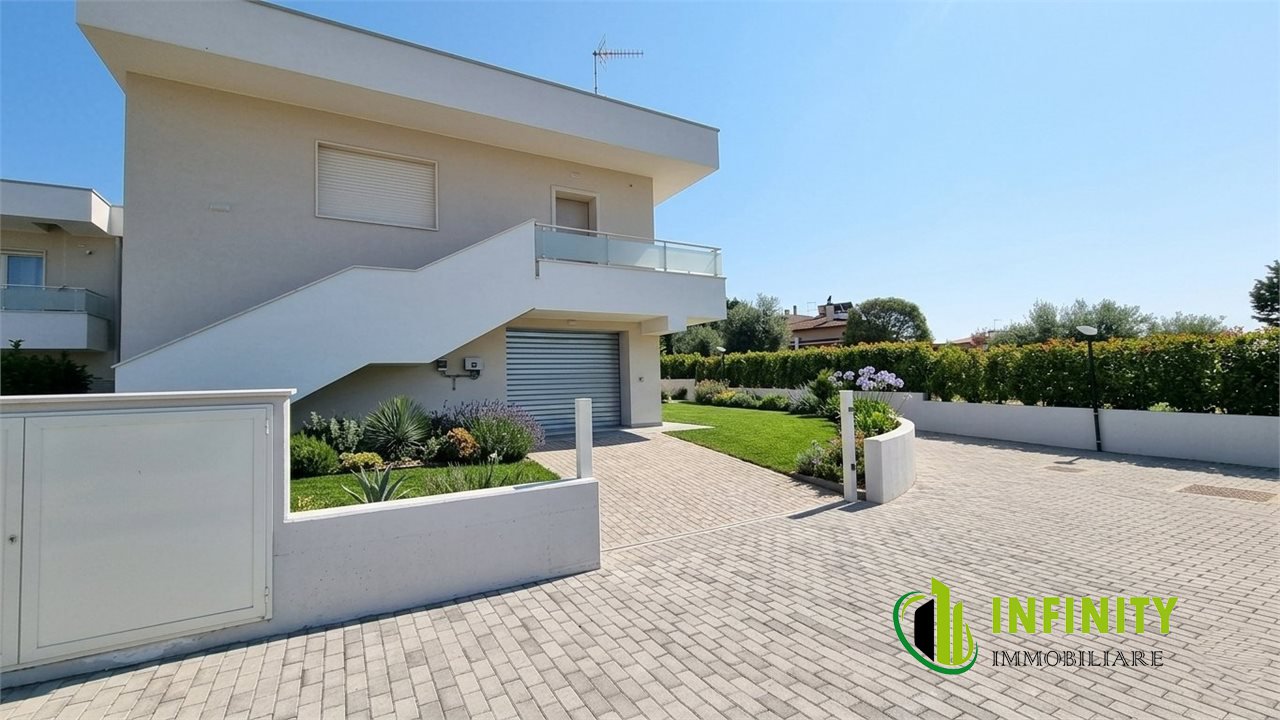 Villa in Vendita
