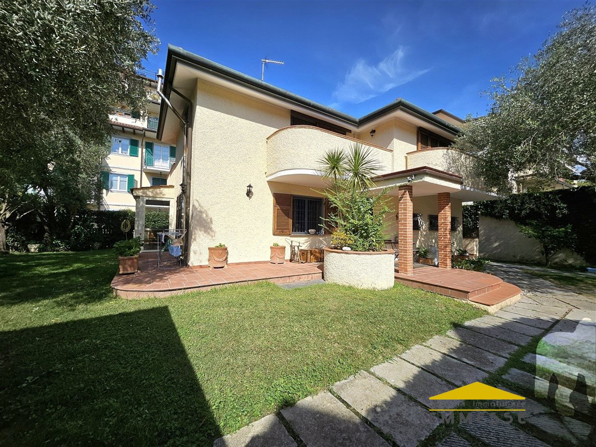 Casa indipendente in vendita a Massa - foto 1