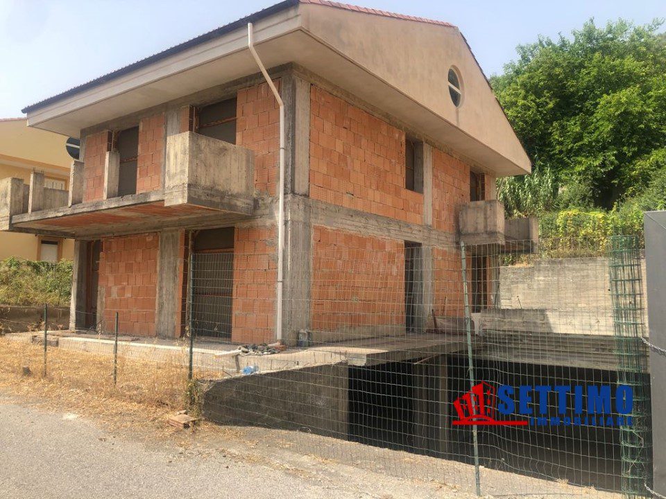 Villa in Vendita