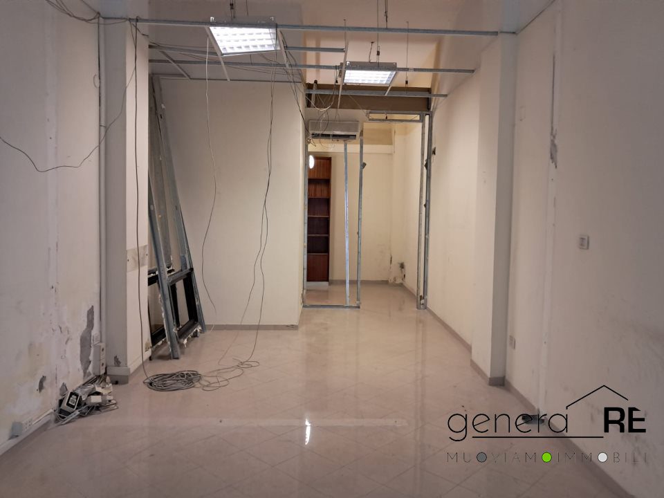 Garage in Vendita