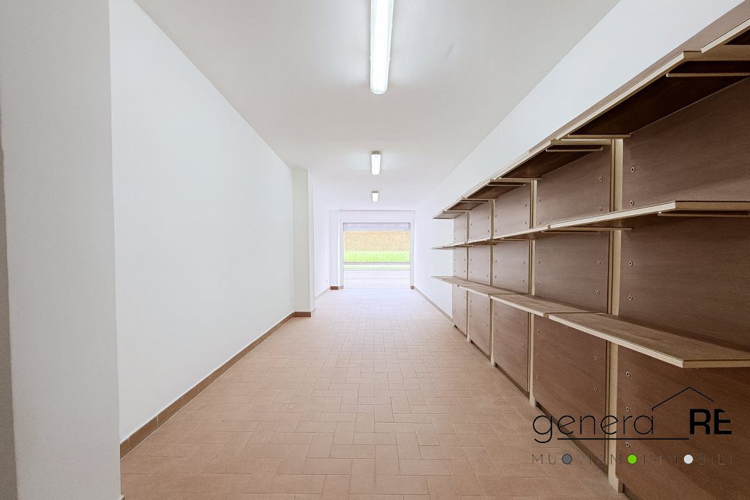 Garage in Vendita