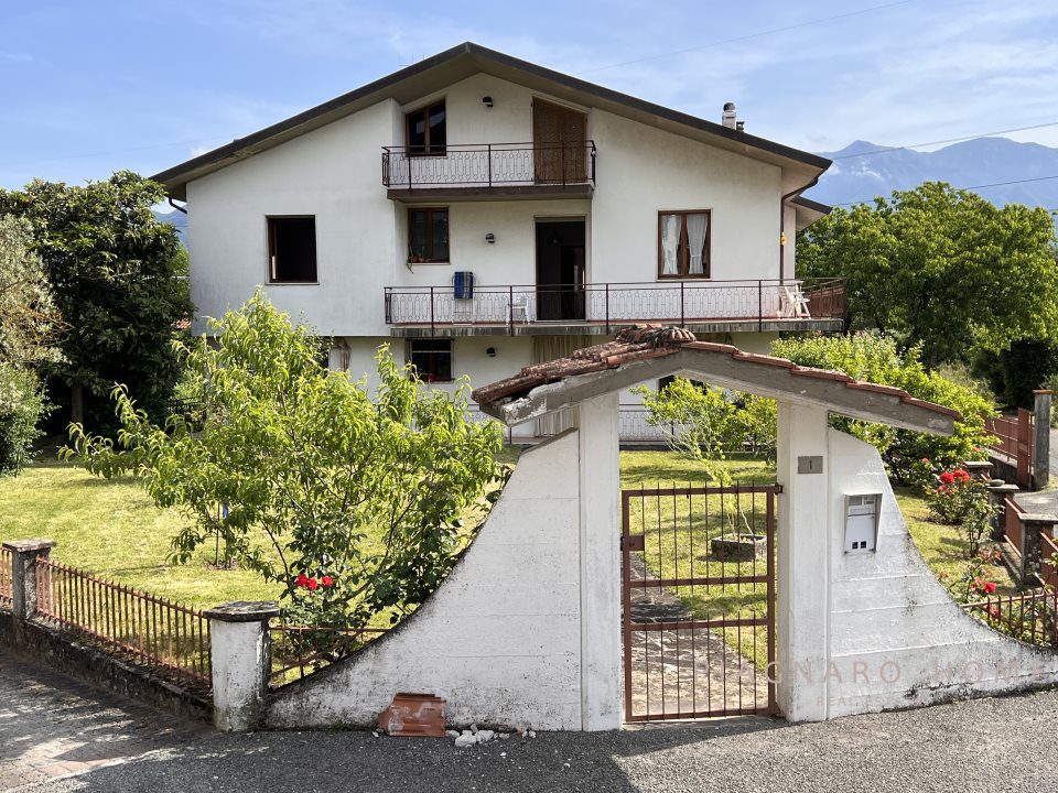 Villa in Vendita