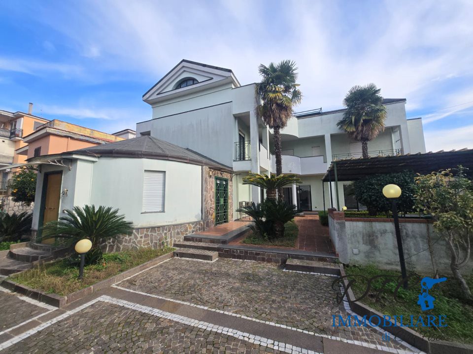 Villa in Vendita