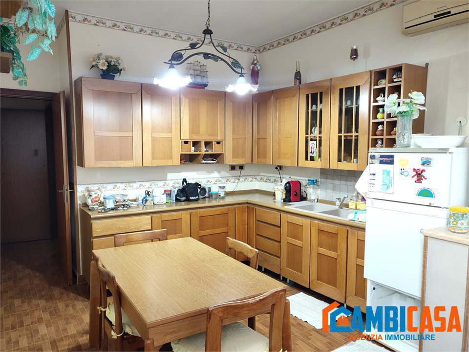 Trilocale in Vendita a Palermo, 125'000&euro;, 101 m²