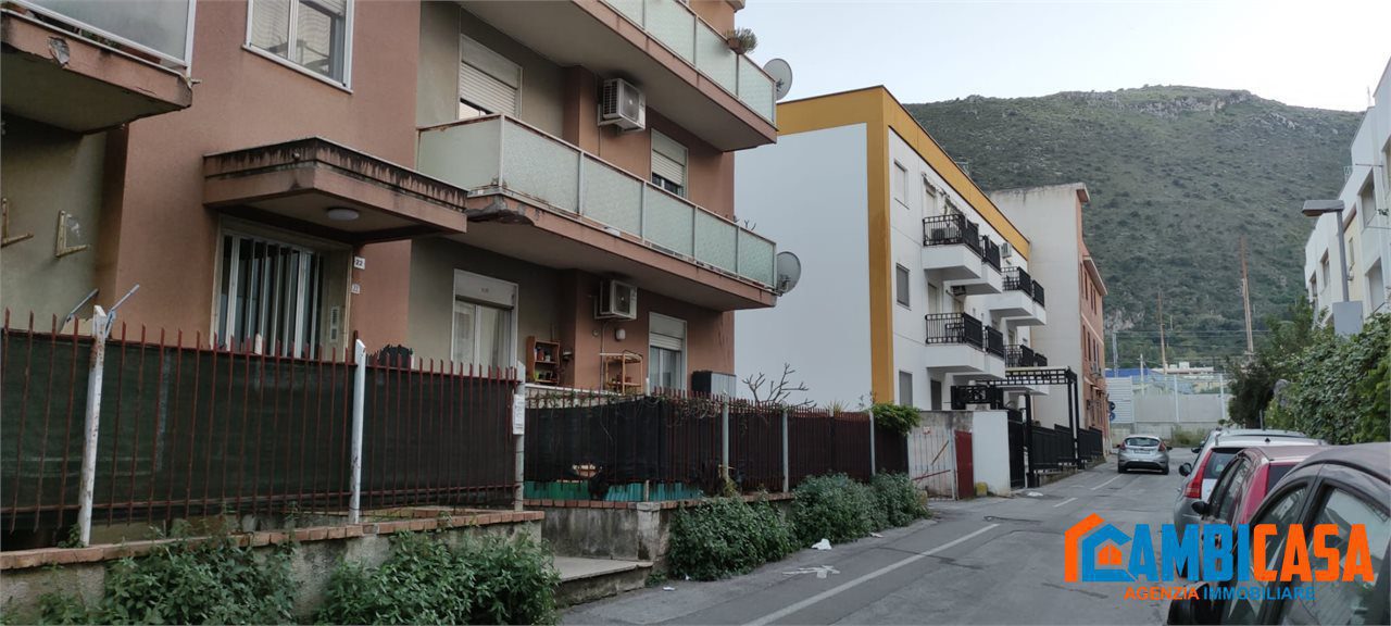 Appartamento in Vendita a Palermo, 189'000&euro;, 140 m²