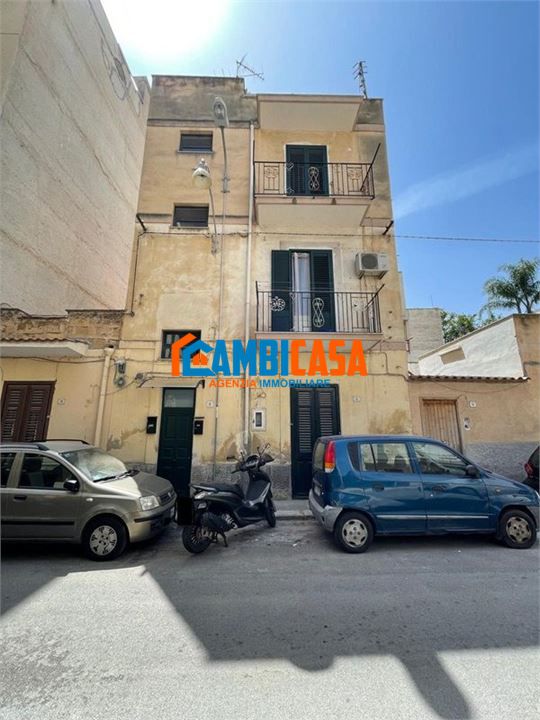 Trilocale in Vendita a Palermo, 48'000&euro;, 65 m²