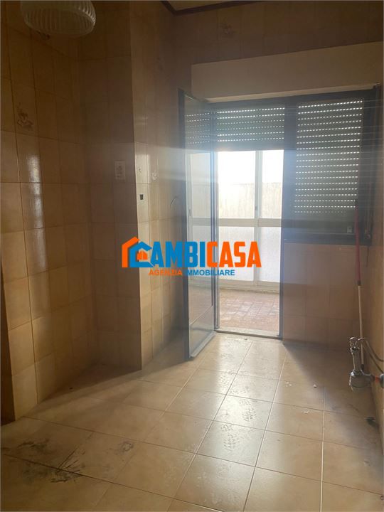 Appartamento in Vendita a Palermo, 129'000&euro;, 150 m²