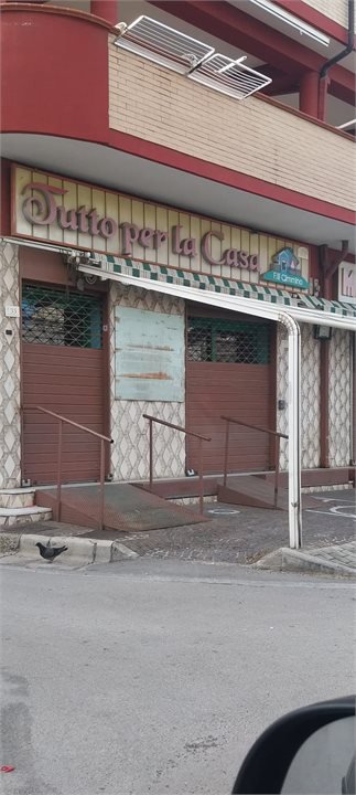 Negozio in Affitto