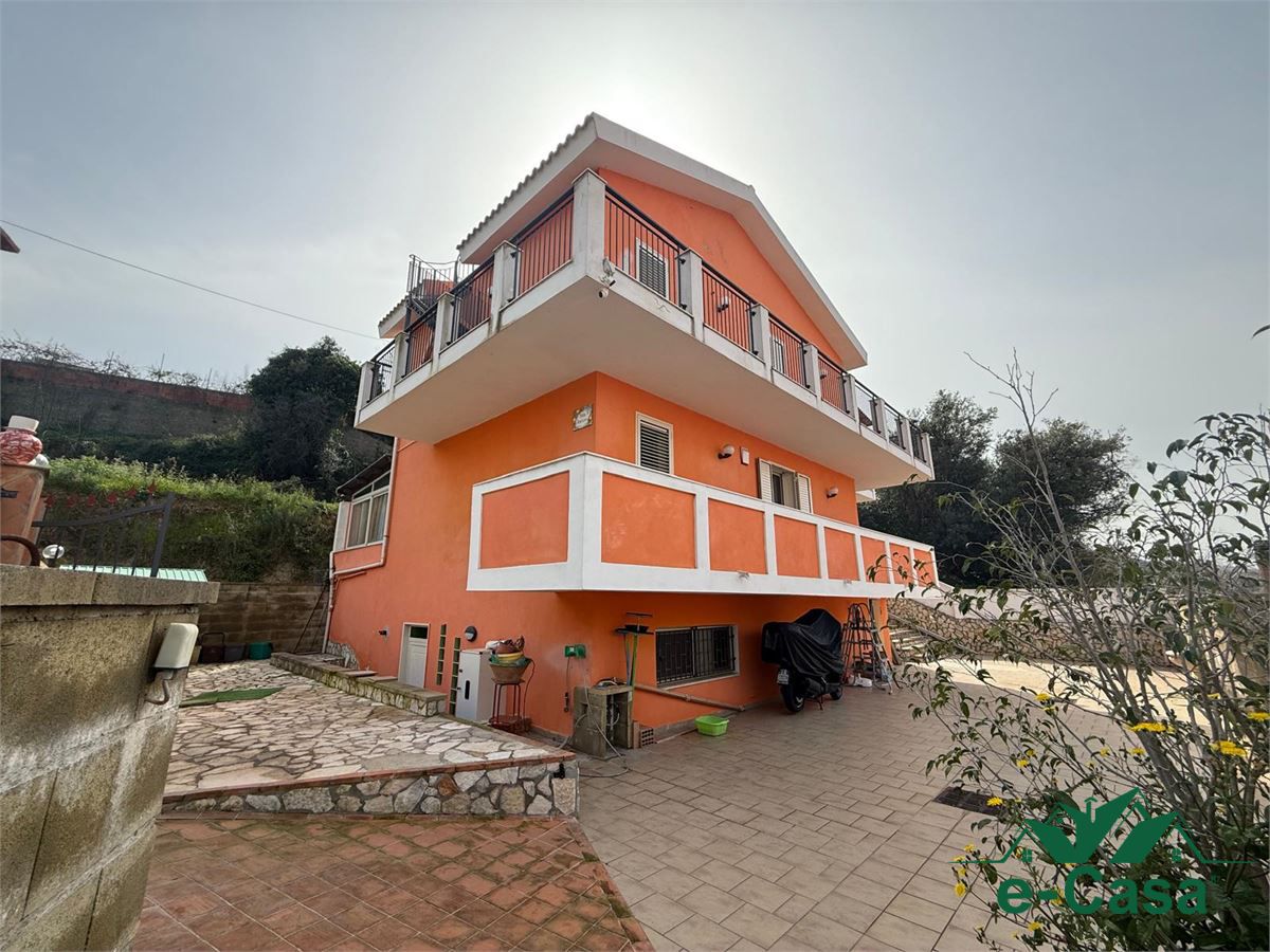 Villa in Vendita