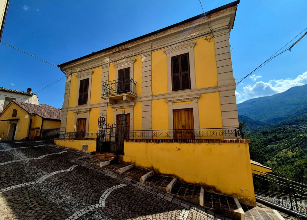Villa in Vendita