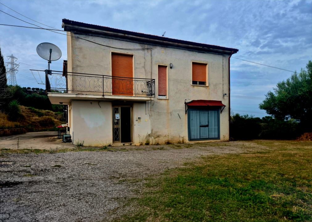 Villa in Vendita