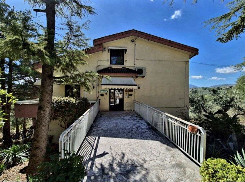 Villa in Vendita