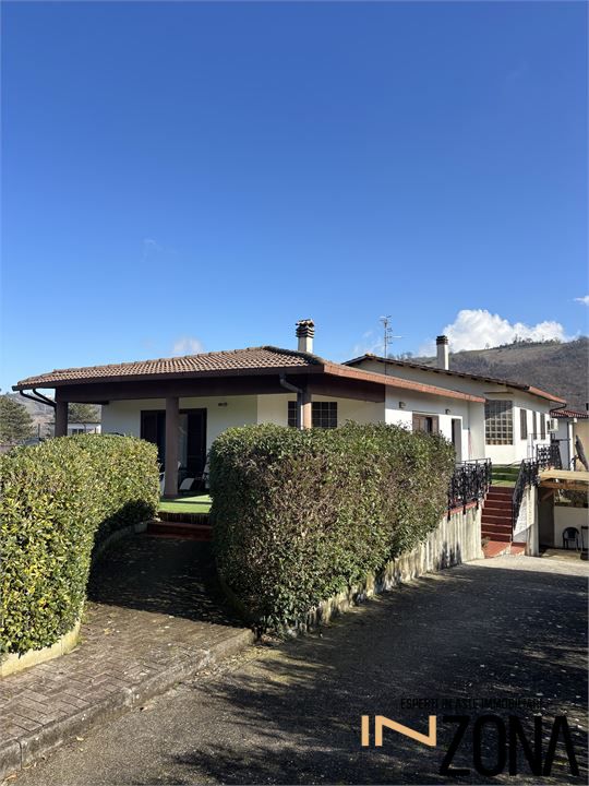 Villa in Vendita