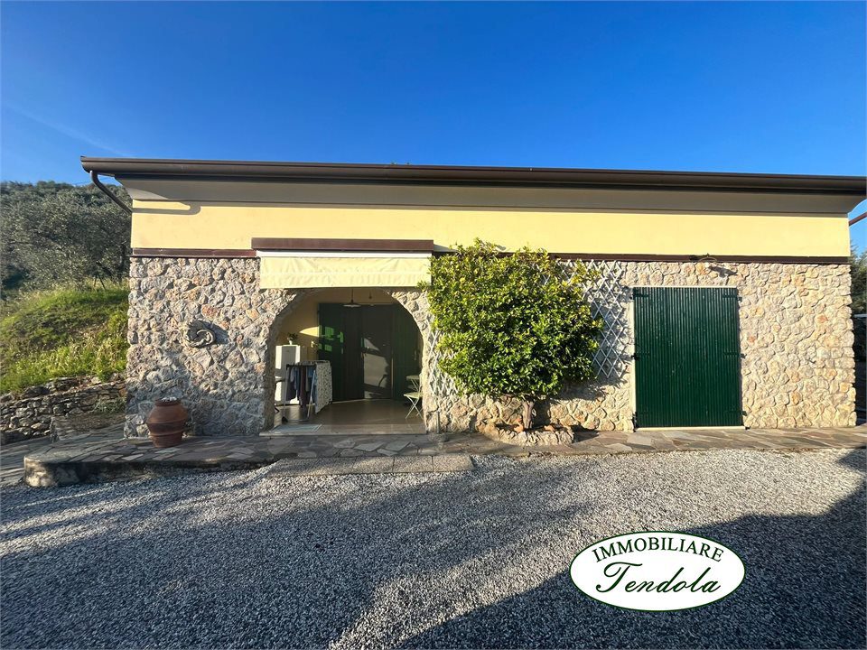 Casa indipendente in vendita a Castelnuovo Magra - foto 1