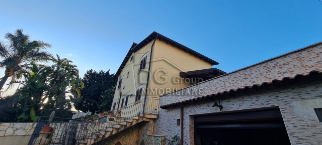 Villa in Vendita